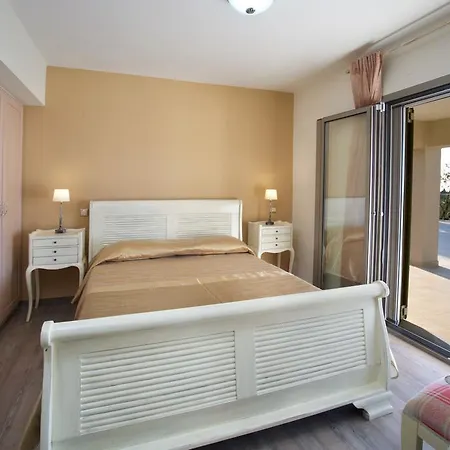 Villa Vryonis Antipata (Erisos)