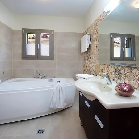 Villa Vryonis *